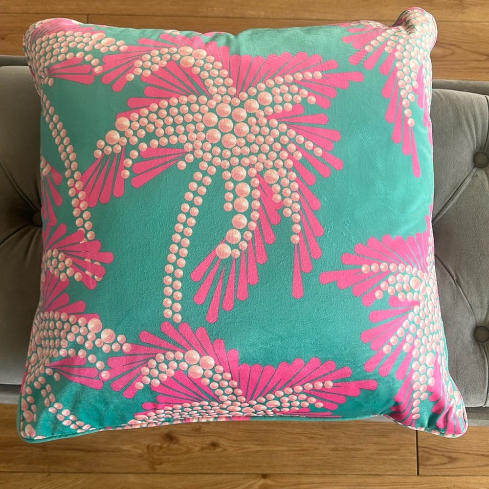 ***BRAND NEW*** LIMITED EDITION Barbie Palmtree Pillow Set by Wear the House